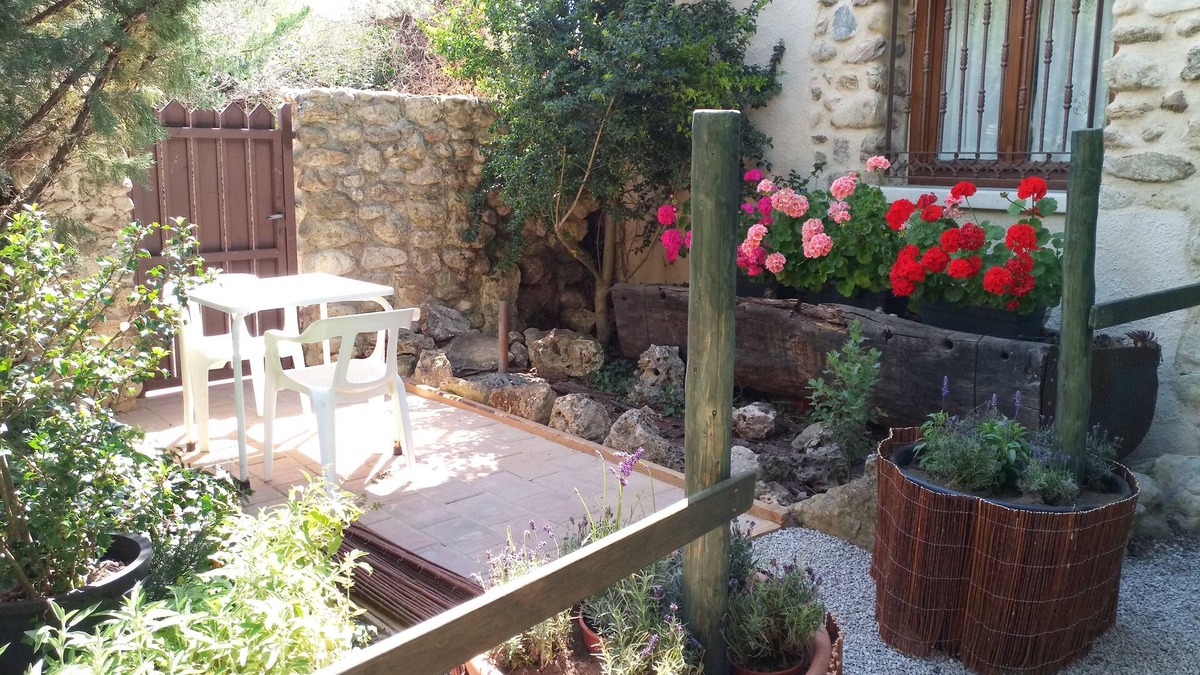 Alameda del Valle Cottage | Rural apartment El Refugio de la Sauca for 2 people