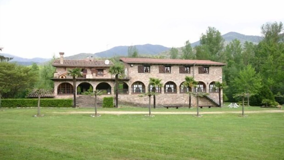 La Vall de Bianya Apartment | Rural apartment Can Torrotes for 8 people