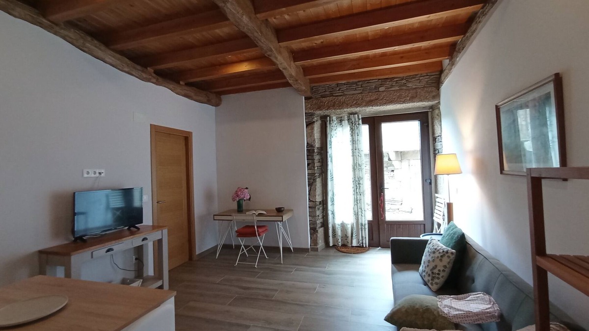 Beariz Apartment | Rural Apartment Neada with Terrace