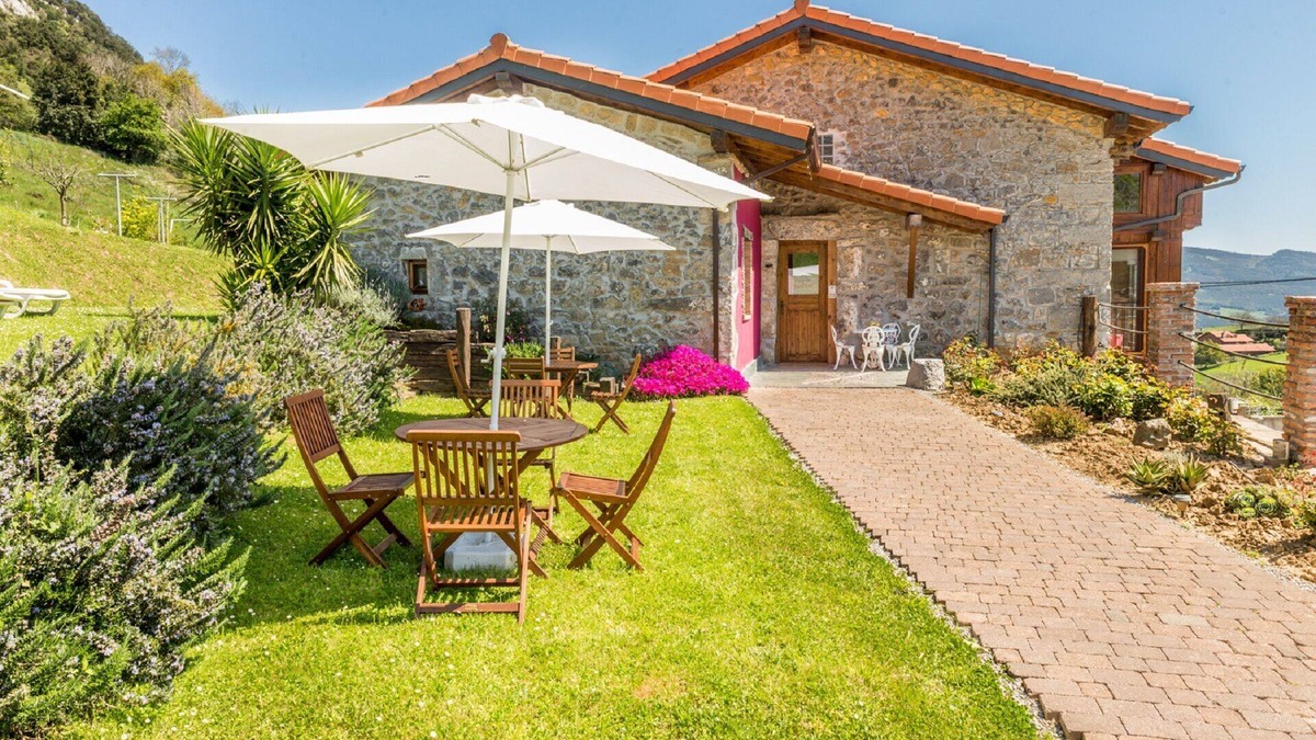 Ampuero Cottage | Rural apartment near the beach 3