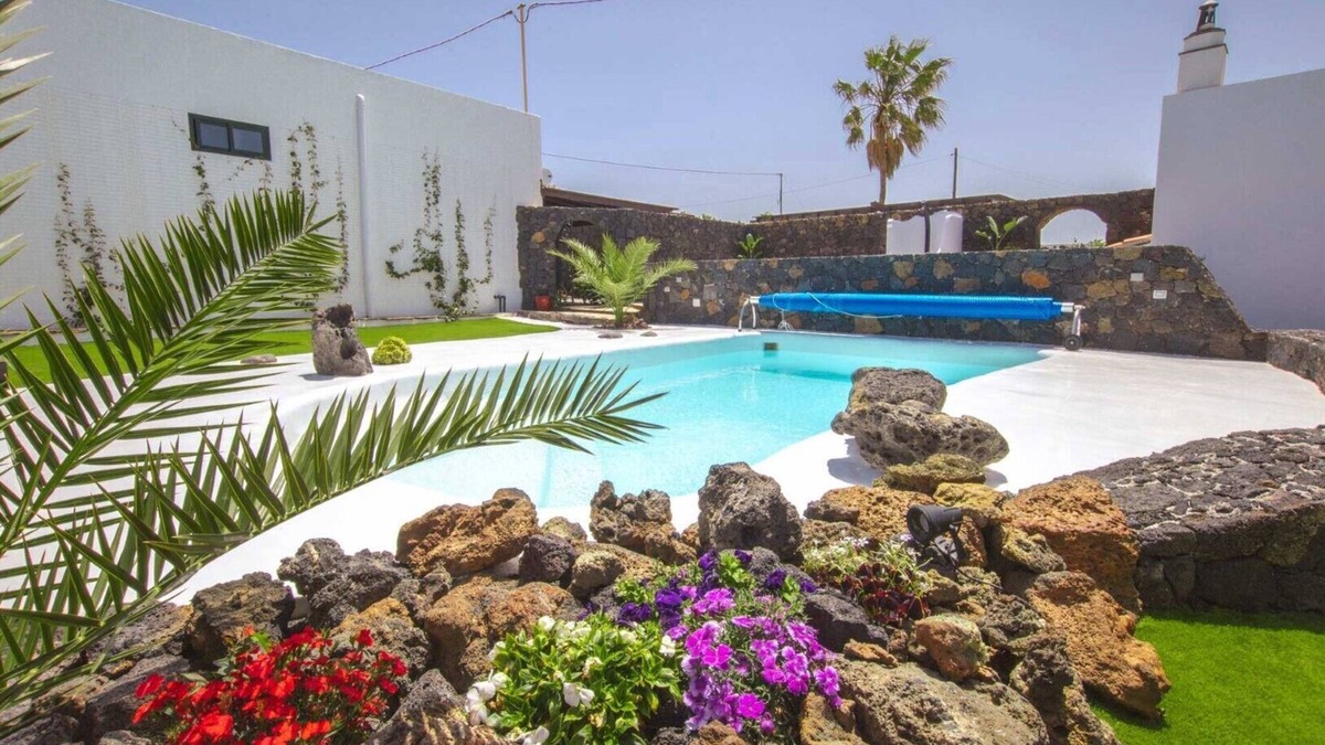Conil Apartment | Rural boutique 2 bedroomed retreat in the quiet village of Conil Lanzarote