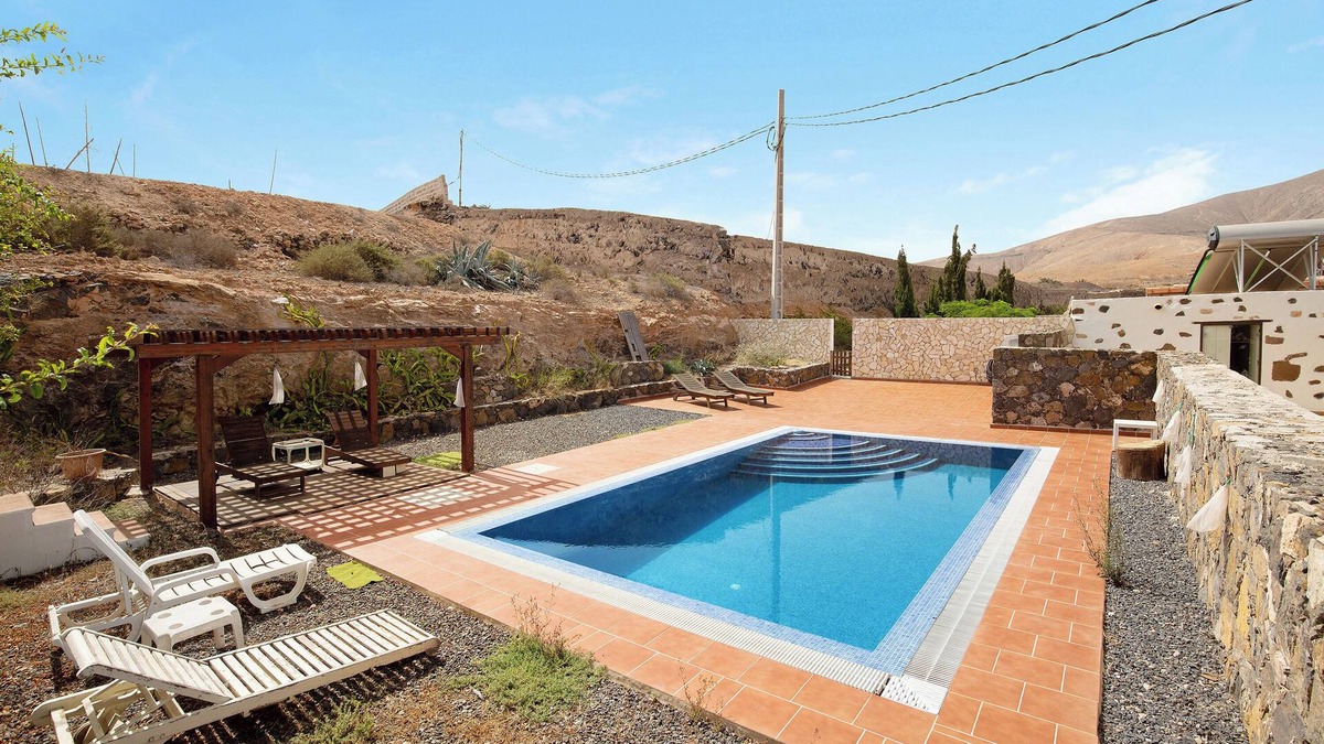 Valle de Santa Ines House | Rural “Casa del Valle” Close to Natural Park with Pool, Terrace, Garden & Wi-Fi