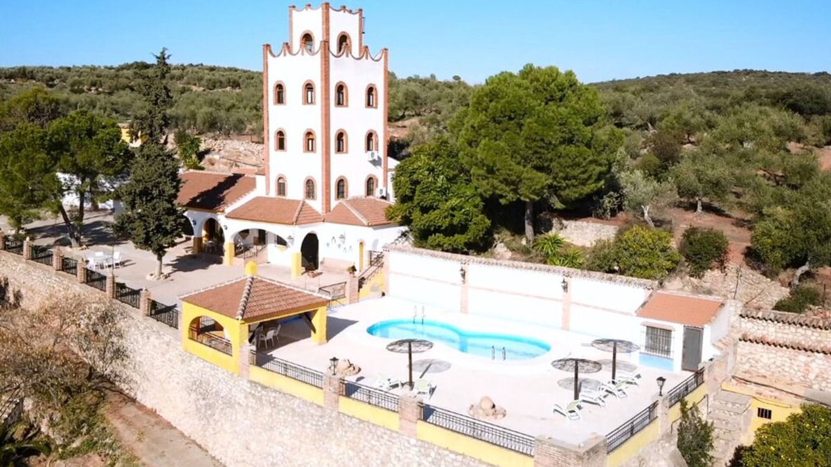 Hornachuelos Ski Chalet | Rural Cortijo with the best views in the Sierra de Hornachuelos Natural Park.
