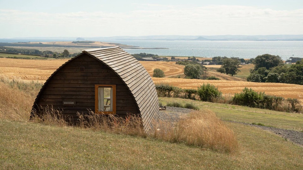 Leven Cabin | Rural Cosy Cabin With Beautiful Views Over Fife