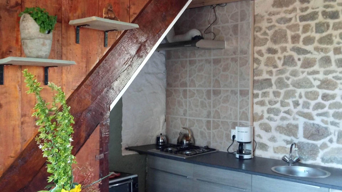 Parsac House | rural cottage with garden overlooking the swimming pond