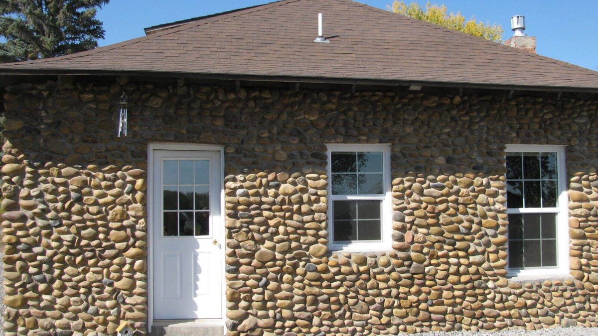 Basin House | Rural Country Cottage With Mountain Cabin Atmosphere