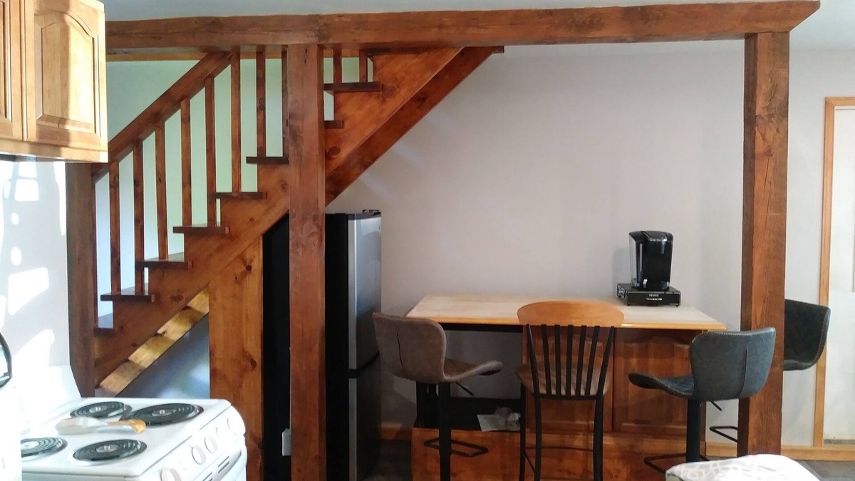 Thomasburg Apartment | Rural Country Setting- Rustic and Charming Log Guest Suite