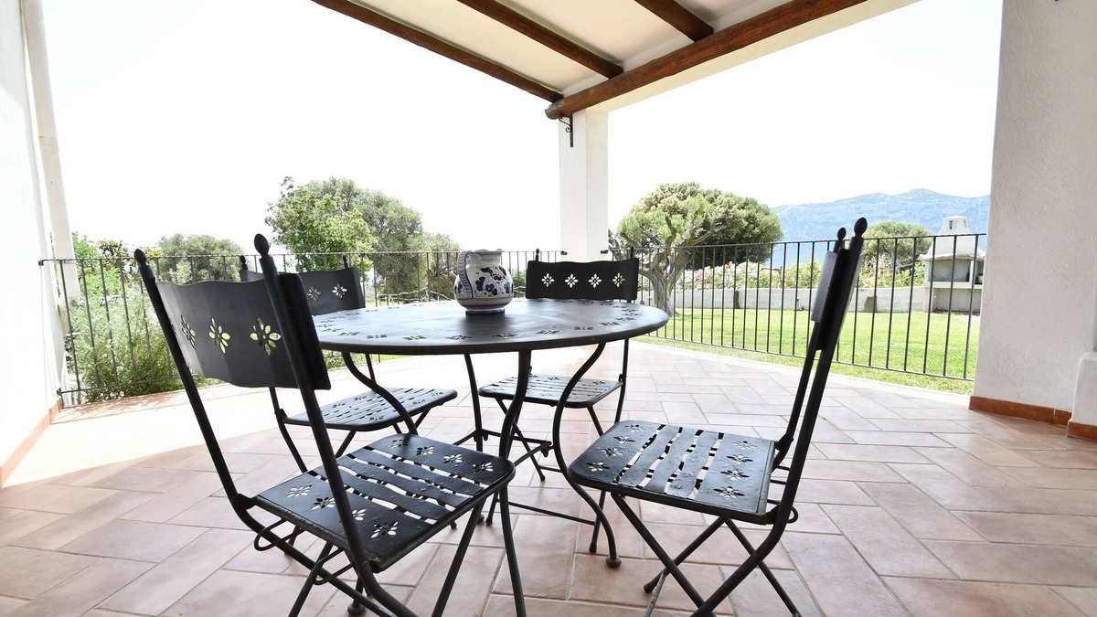 Galtelli House | rural countryside house and sea view. in the middle of the greenery and the animals.