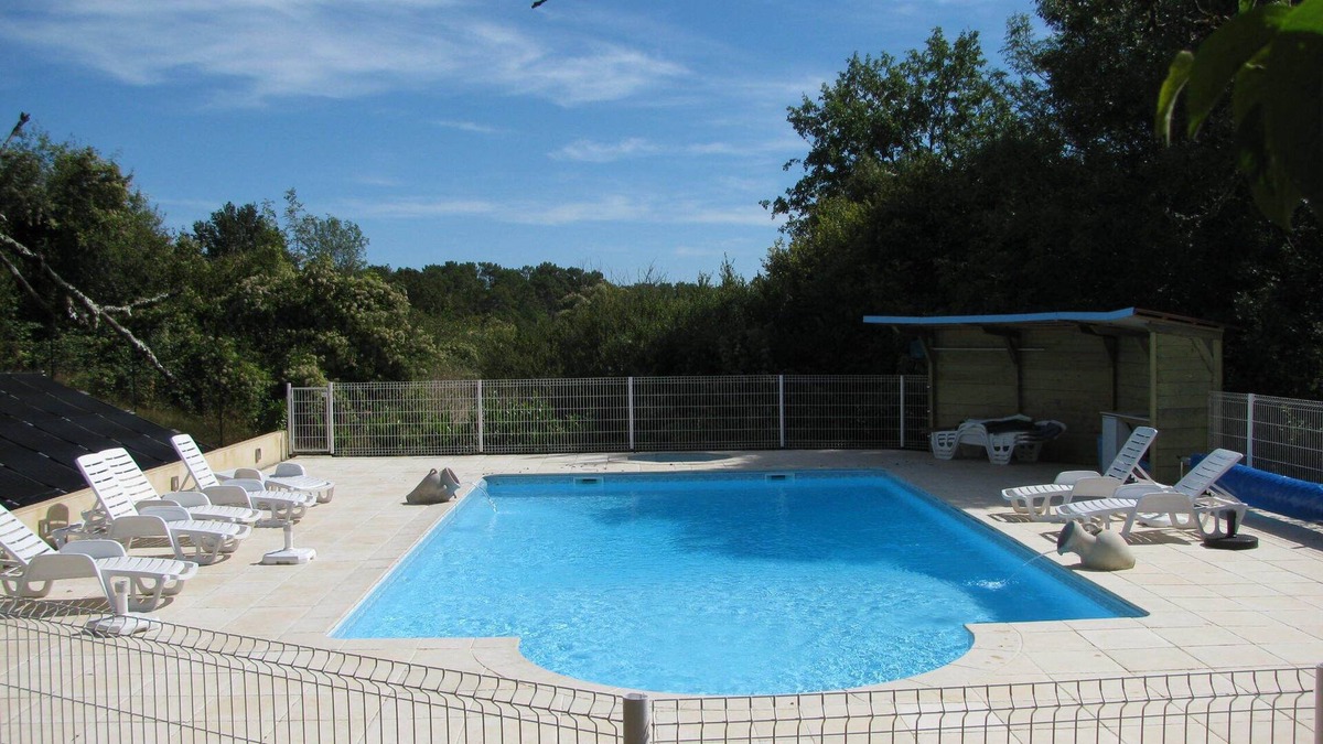 Chalais Cottage | Rural family cottage for 6, shared pool, own terrace & garden, ping-pong table.