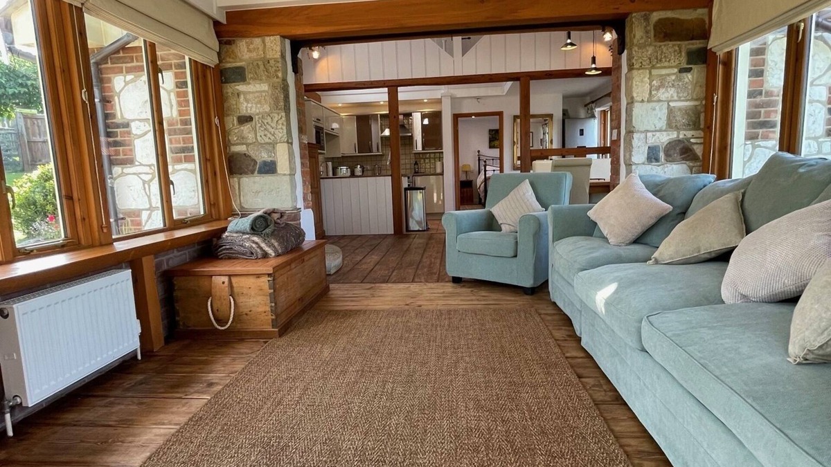 Sandown Cottage | Rural getaway ideal for walking & cycling, golf & beaches nearby