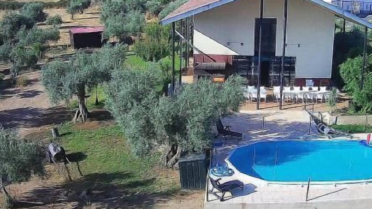 Santa Cruz de la Sierra Cottage | Rural house (full rental) El Olivar del Marqués for 26 people