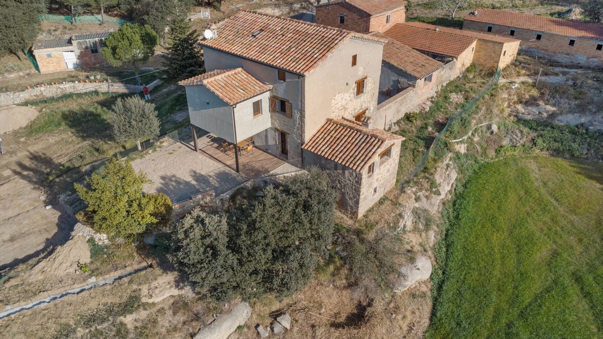 Casserres House | Rural Home 'Cal Trumfet' with Mountain View, Private Terrace and Wi-Fi