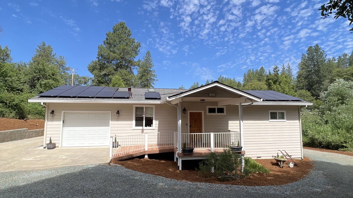 Colfax House | Rural home wheelchair accessible, pet friendly close to River & lake & I-80.