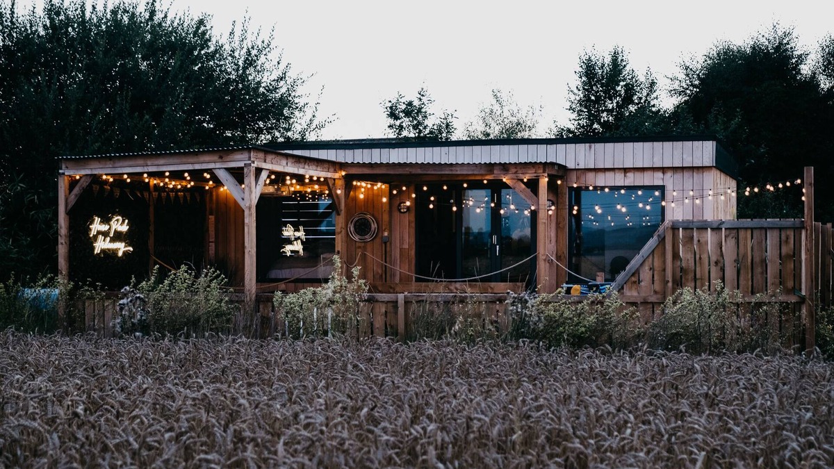 Knott End-on-Sea Cabin | Rural Hot Tub Staycation - mountain views (pet friendly!)