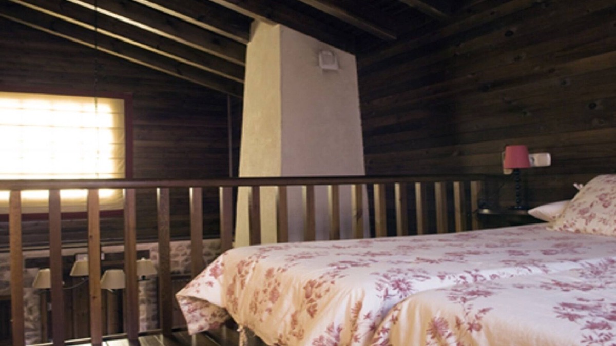 San Carlos del Valle Apartment | Rural house capacity of 2 to 16 people, house for 12 and suitable for 2/4 pax