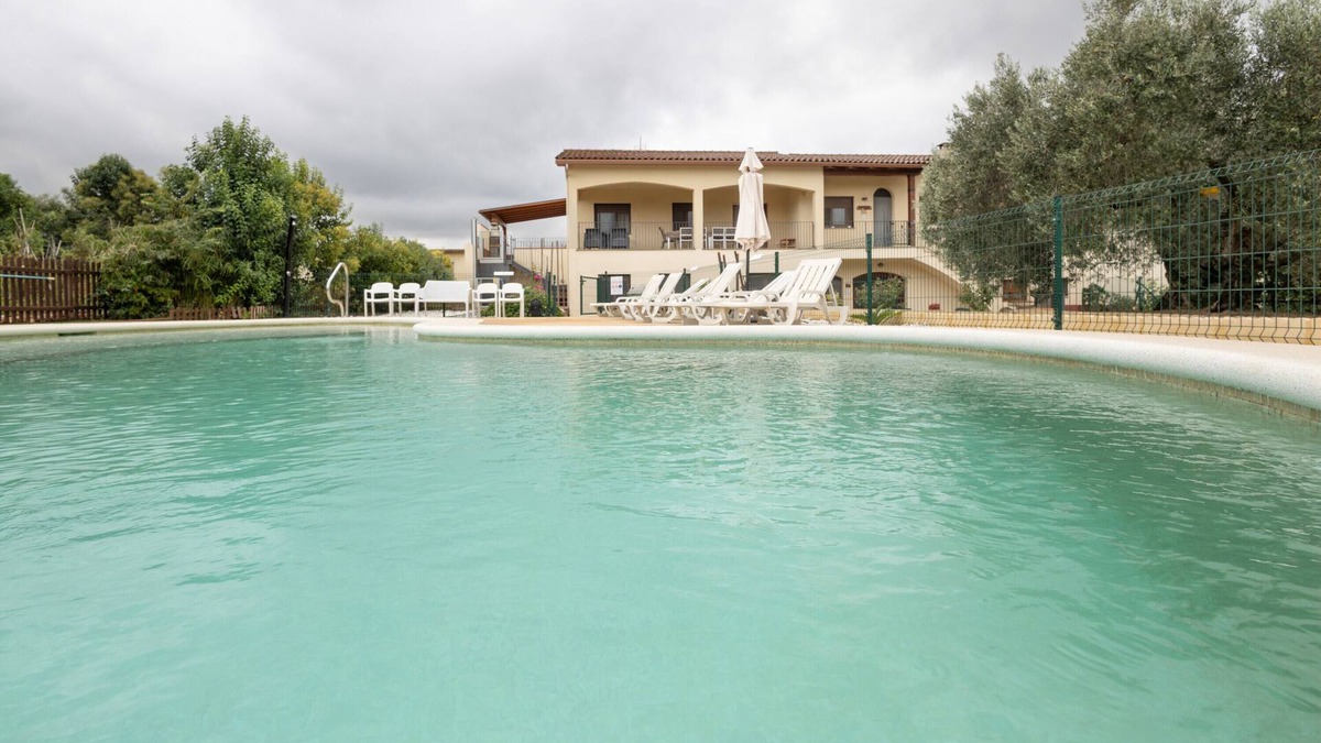 L'Ametlla del Valles House | Rural House 'El Tibidabo' with Mountain Views, Wi-Fi and Air Conditioning