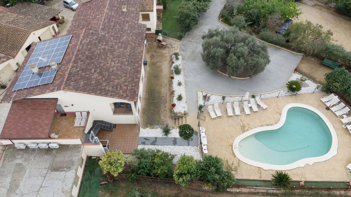 L'Ametlla del Valles House | Rural House 'La Caseta' with Mountain Views, Wi-Fi and Air Conditioning