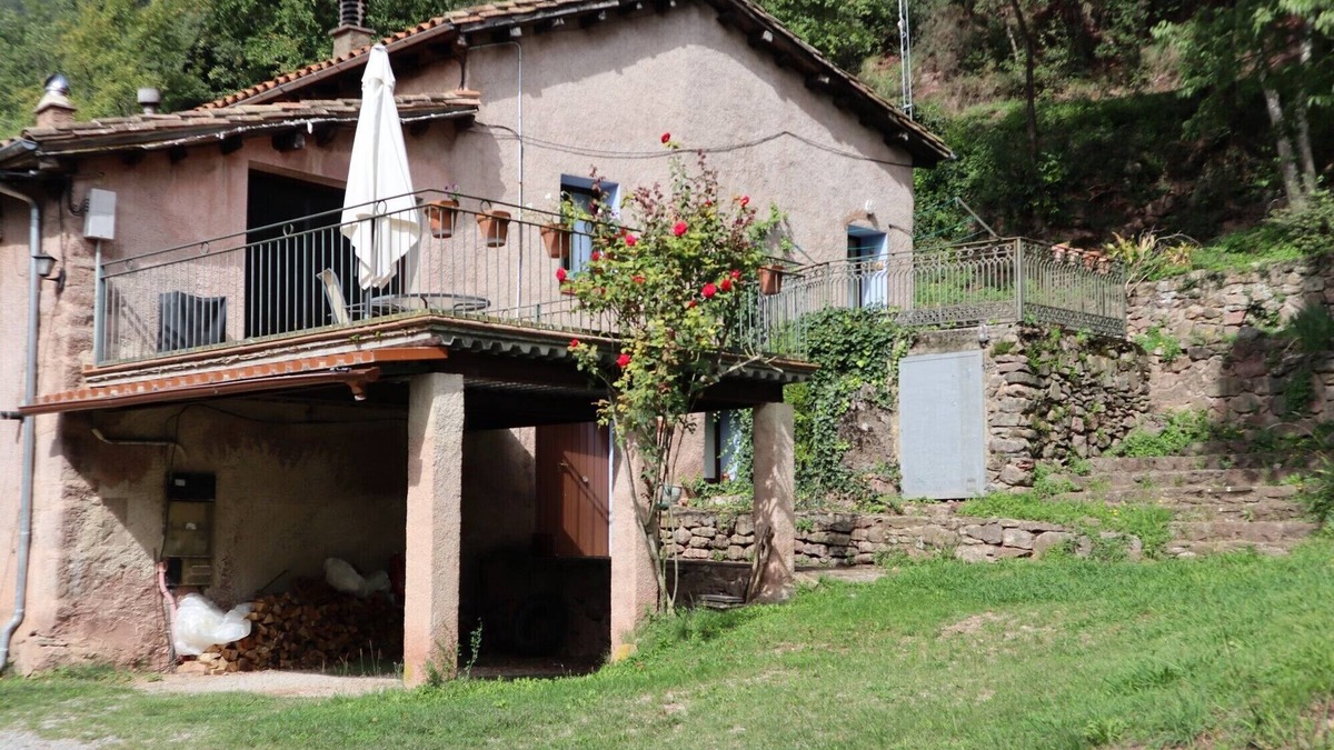 Riudaura Cottage | Rural House 6-8 p and communal heated swimming pool