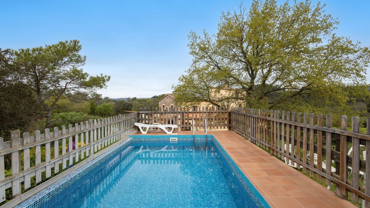 Balsareny House | Rural House 'Cal Panxeta' with Mountain Views, Wi-Fi and Air Conditioning