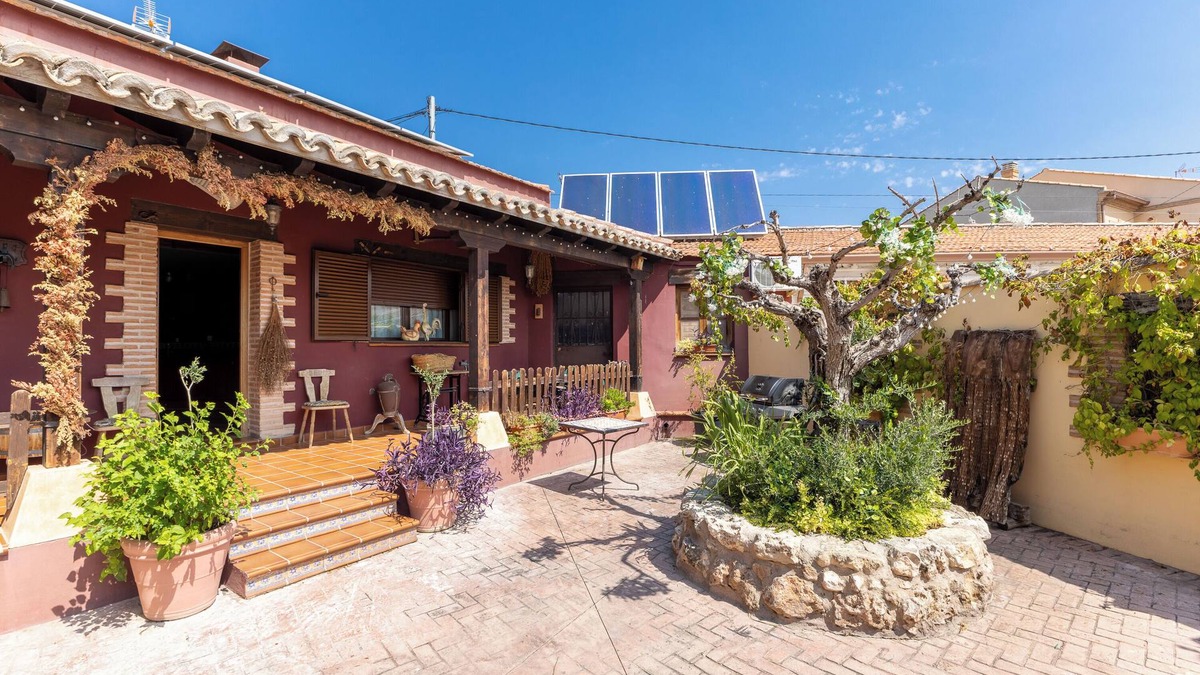 Fuentiduena de Tajo House | Rural House 'El Tinao De La Petra' with Private Pool, Wi-Fi and Air Conditioning