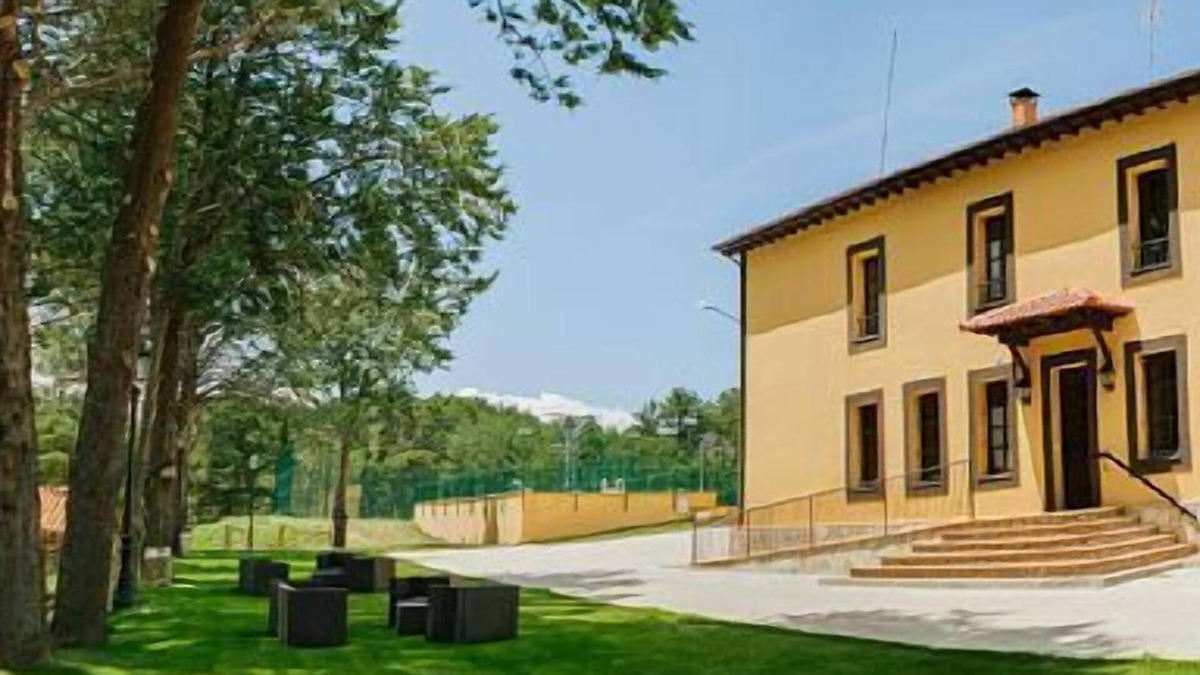 Hontoria del Pinar Cottage | Rural house (full rental) Centro Río Lobos for 4 people
