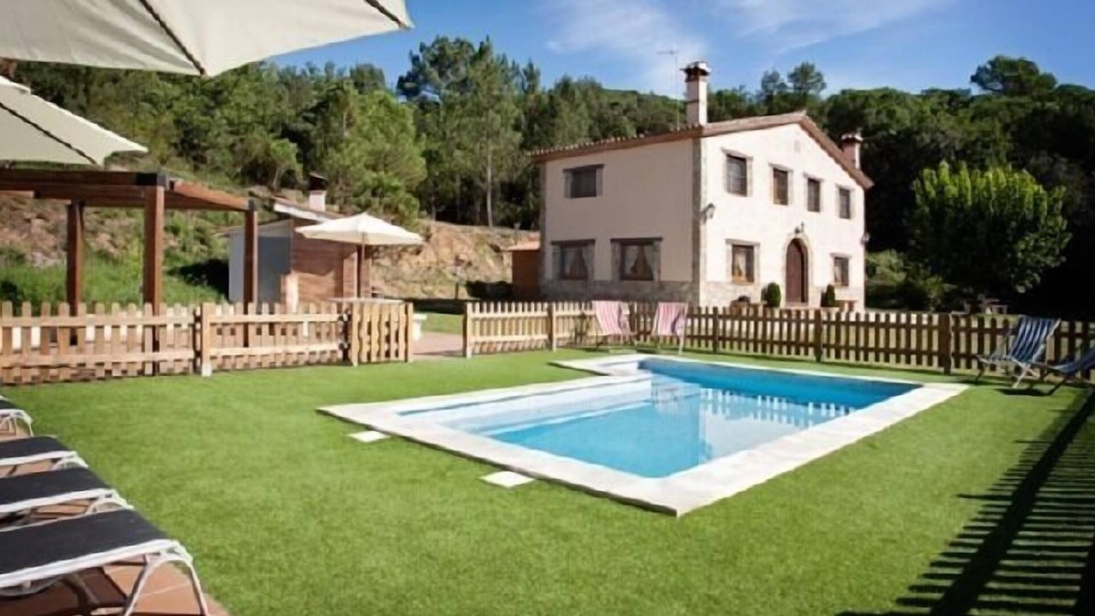Gualba Cottage | Rural house (full rental) Cal Moro for 14-16 people