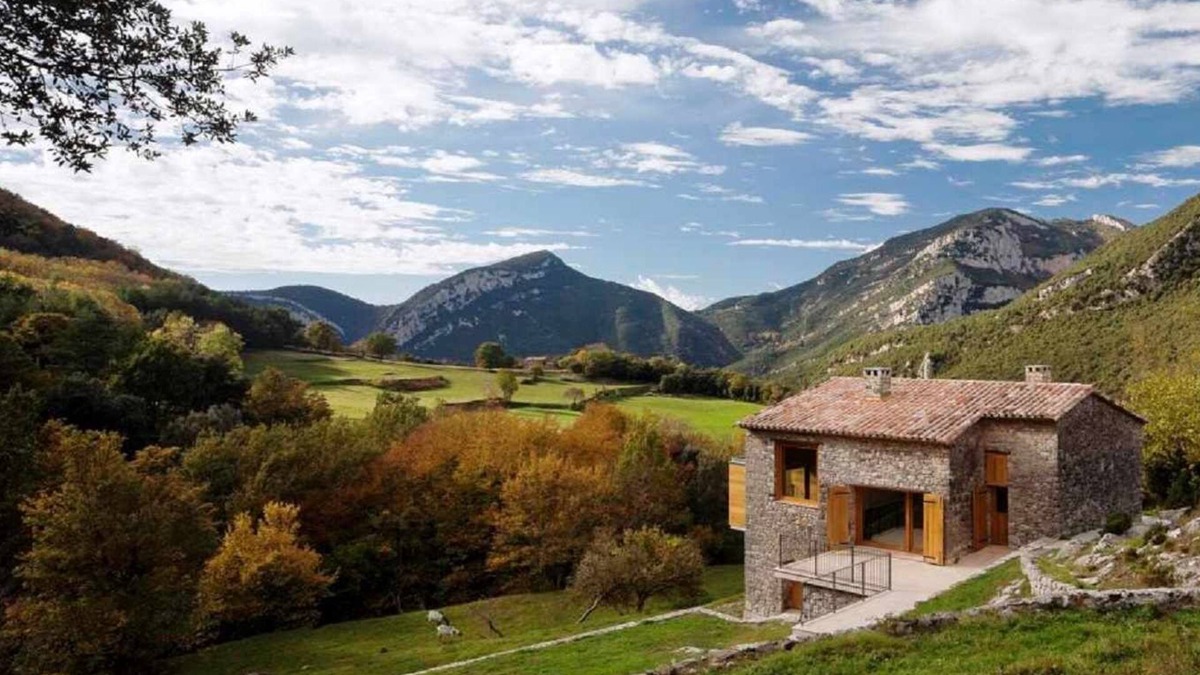 Montagut House | Rural house in an impressive natural setting! Up to 10 people