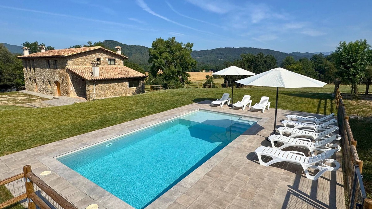 Sant Miquel de Campmajor House | Rural House 'La Rossa' with Mountain Views, Private Pool and Wi-Fi