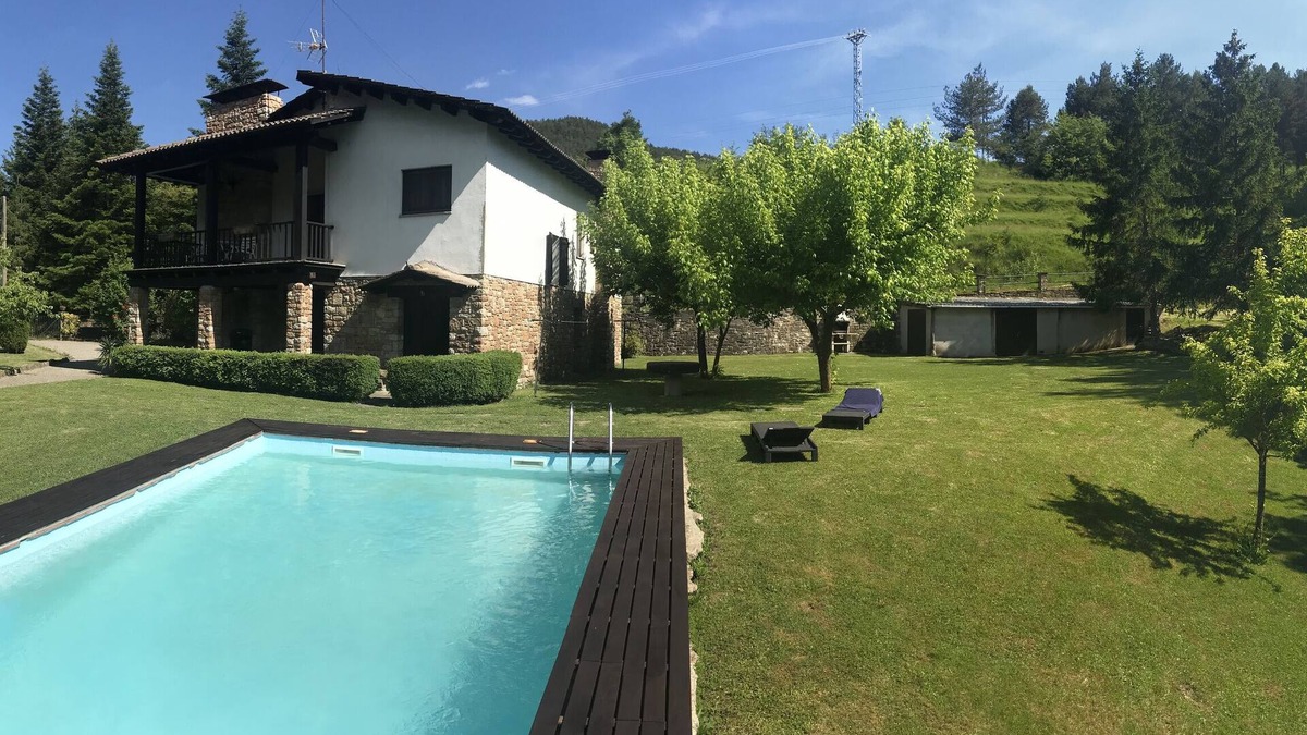Gombren Cottage | Rural house (rental) Can Toni Rural for 9 people