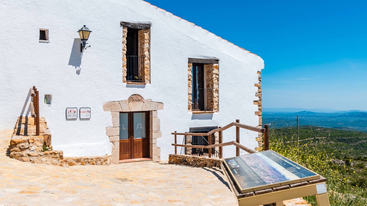 Sarratella House | Rural House 'Rosa de los Vientos' with Sea Views, Private Terrace and Wi-Fi