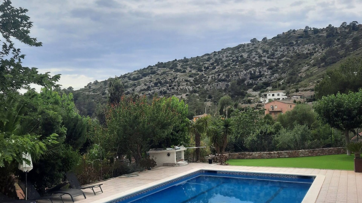 Olesa de Bonesvalls Cottage | Rural house surrounded by nature