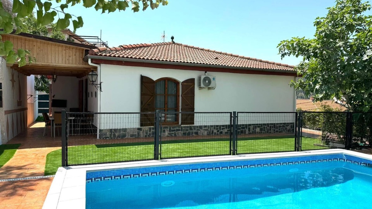 Cenes de la Vega Ski Chalet | Rural house with beautiful views a step away from city center and the Alhambra