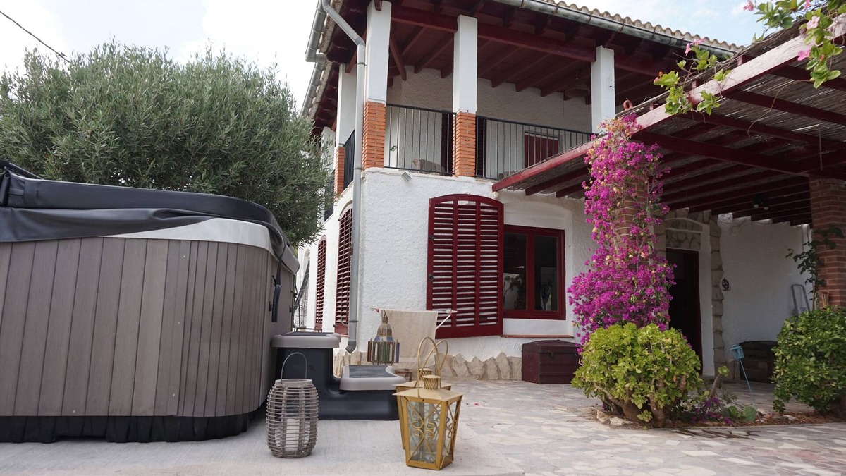 Crevillente Cottage | Rural house with all comforts, quiet, not overlooked, 6 p, private pool