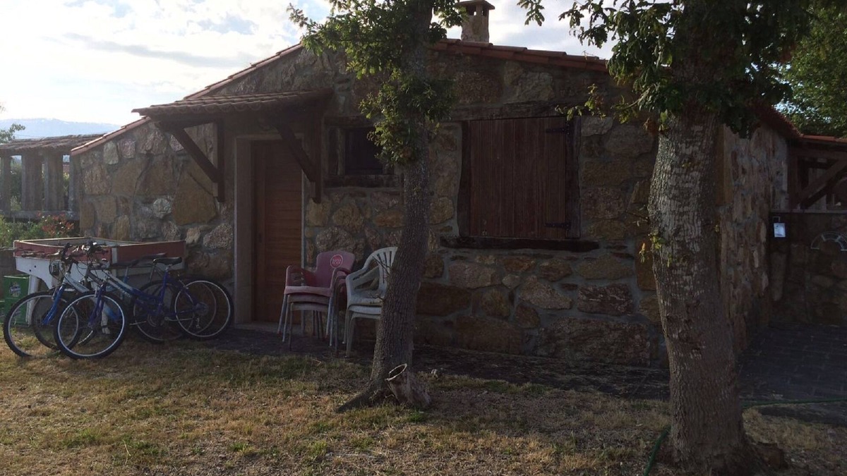 Tomino Cottage | Rural house with large enclosed farm and outdoor grill