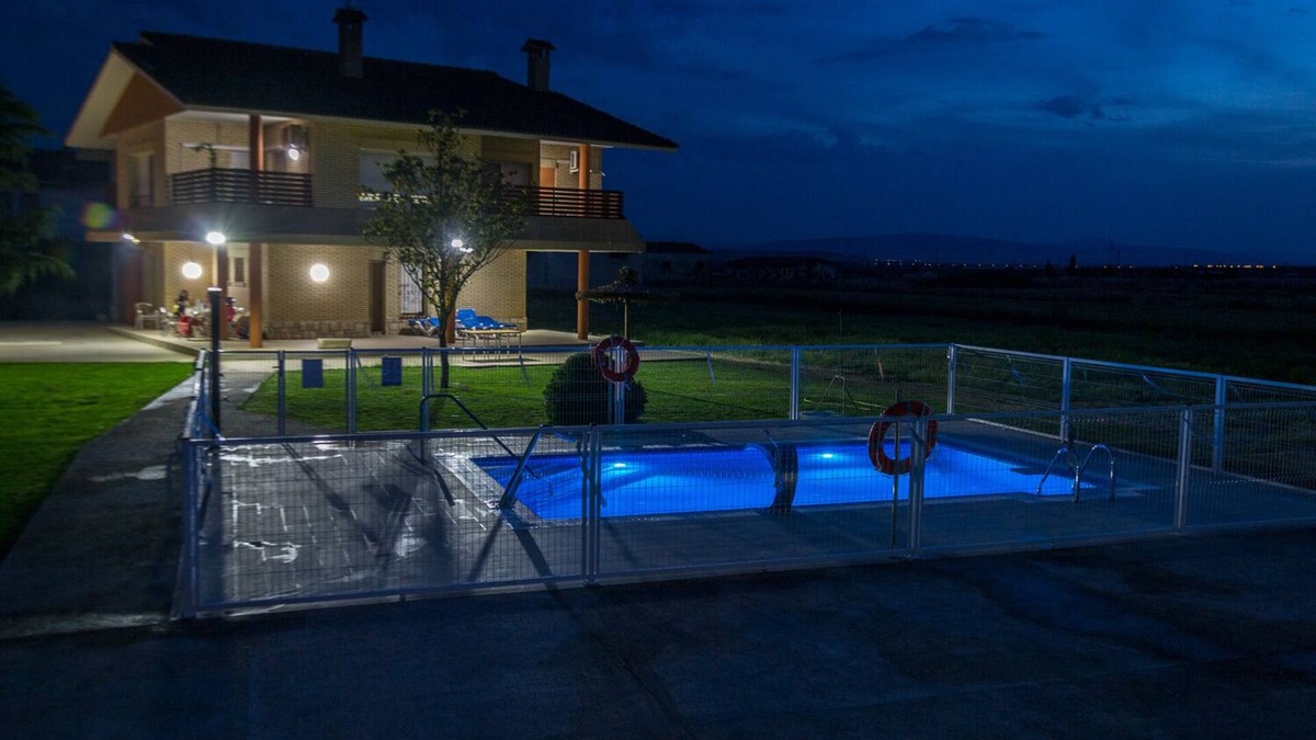 Valtierra Villa | RURAL HOUSE WITH PRIVATE SWIMMING POOL OASIS DE BARDENAS - NAVARRA - SPAIN