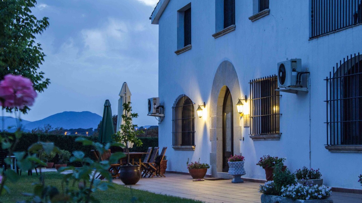 Quart Other | Rural house with private pool. Max. 10 people.