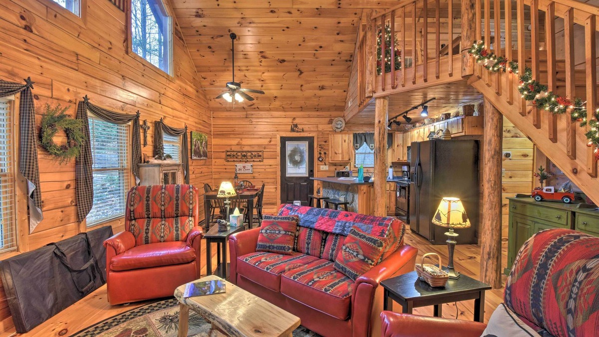 Murphy Cabin | Rural Murphy Cabin - Yard, Hot Tub & Fire Pit