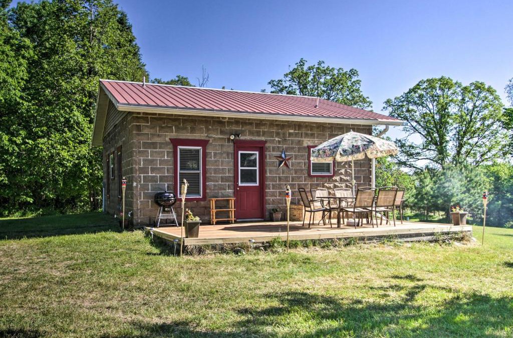 Pine River House | Rural Pine River Cabin Snowmobile and Snowshoe