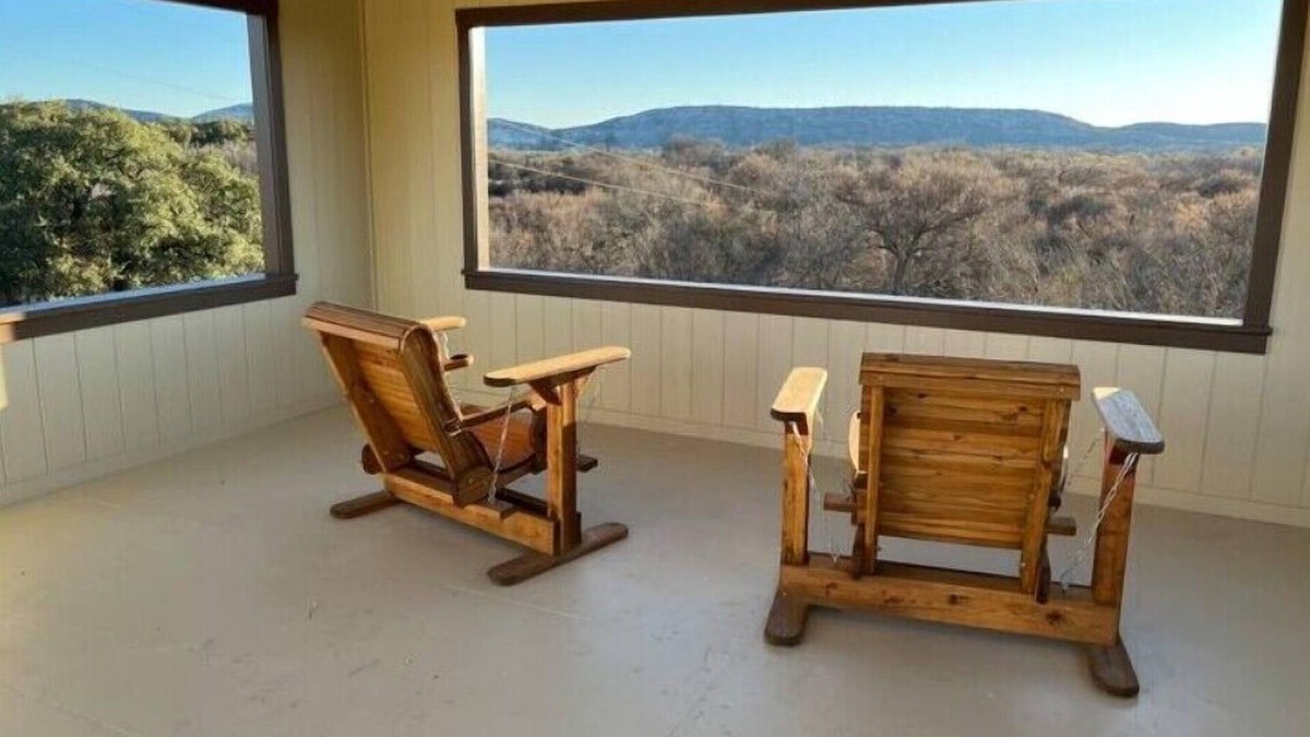 Uvalde House | Rural Retreat Puerto De Luna Duplex 2