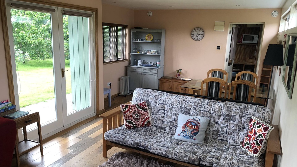 Benson Ski Chalet | Rural self-catering lodge.South-facing sun deck, garden, views over open fields.