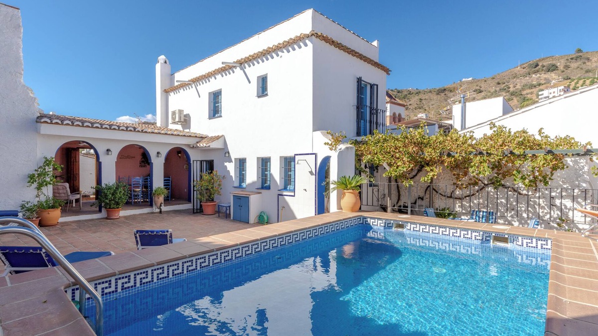 Moclinejo House | "Rural Village with Amazing Views Cottage" with Mountain Views, Private Pool, A/C & Wi-Fi