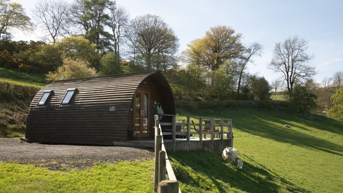 Tirabad Cabin | Rural Welsh Cabin with Spectacular Views