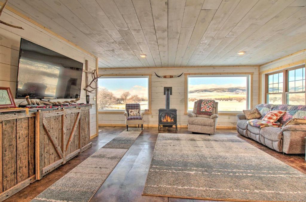 White Sulphur Springs House | Rural White Sulphur Springs Getaway with Deck!