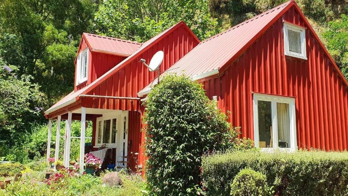 Richmond Downs House | Ruru Retreat at the Sculpture Park