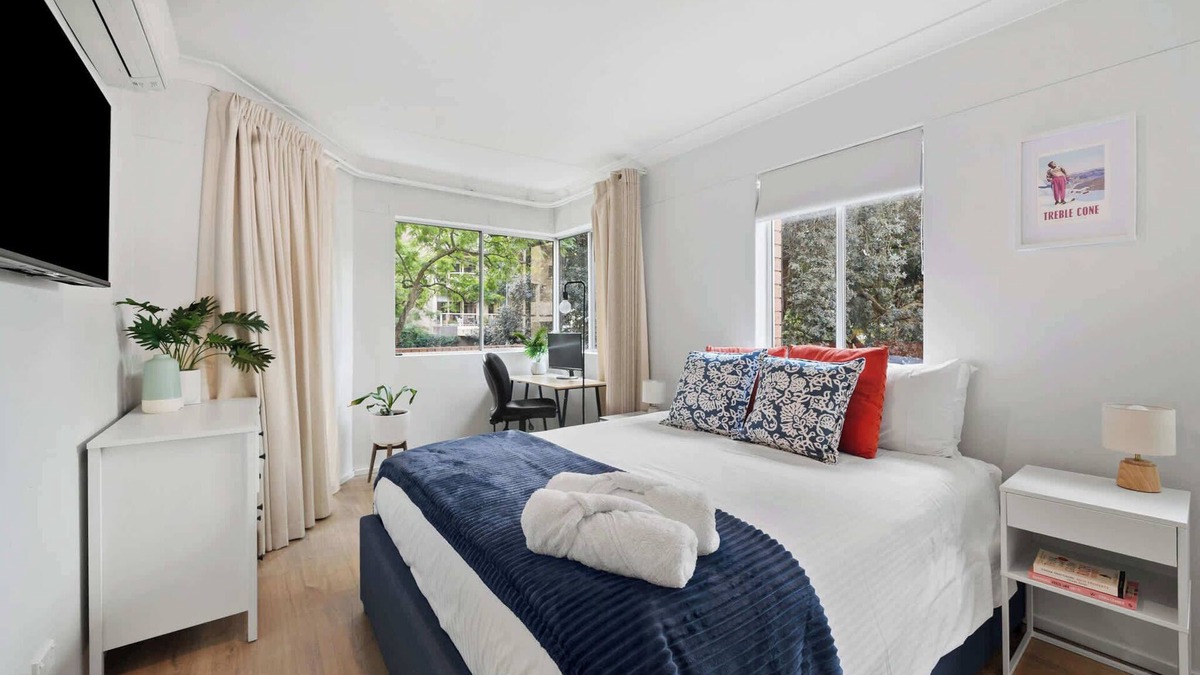 Kings Cross Apartment | Rushcutters Bay Retreat with Balcony - New Listing