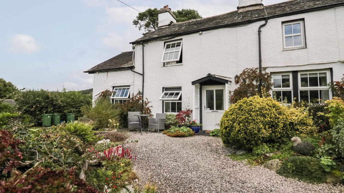 Penny Bridge Cottage | RUSLAND VIEW, pet friendly, character holiday cottage in Newby Bridge
