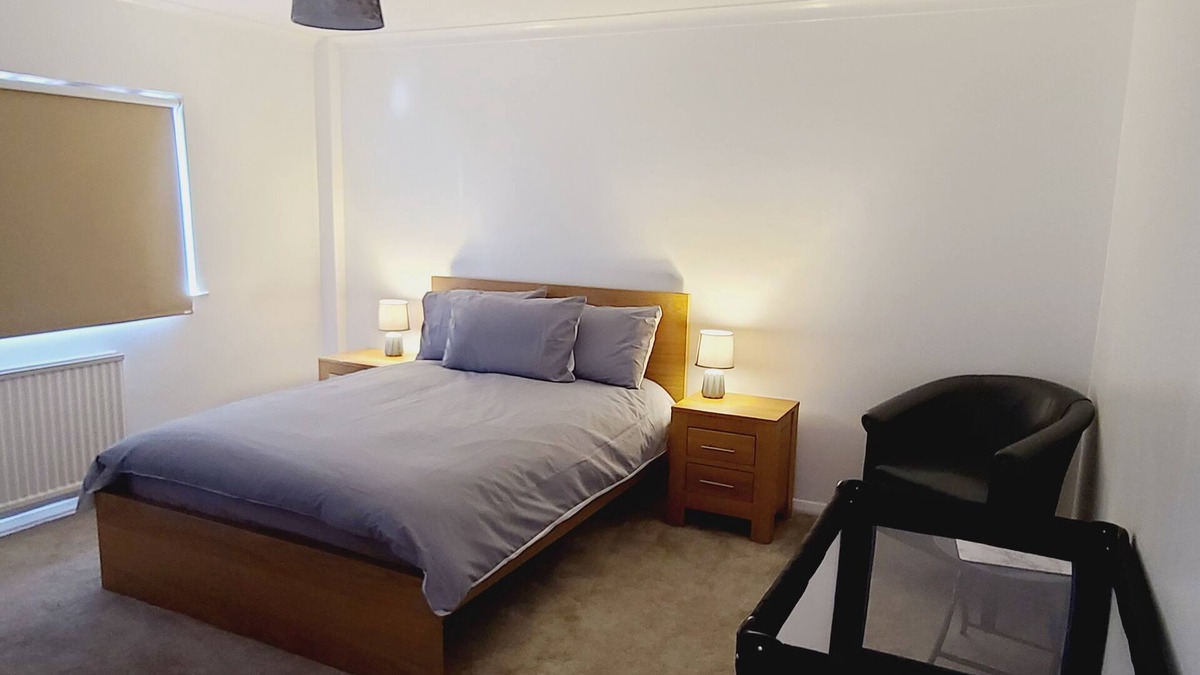 Crawley House | Rusper Retreat- up to 12 guest