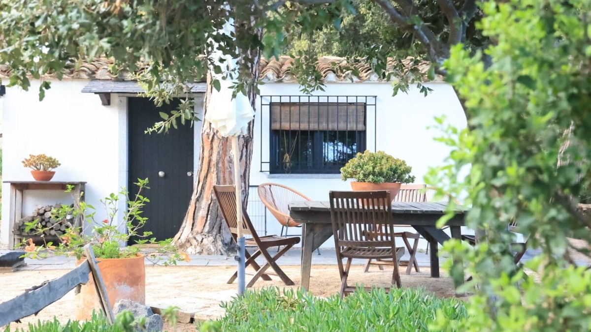 Sant Andreu de Llavaneres House | Rustic Guesthouse on large estate coast Barcelona with Welness and Seaview