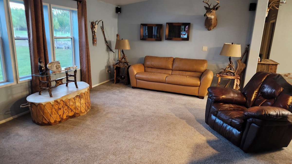 Aztec House | Rustic 3-bedroom house in delightful Aztec with WiFi & riverside gazebo