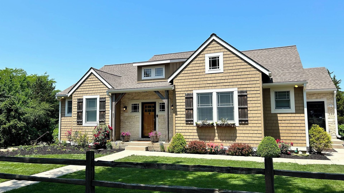Centerville House | Rustic 5-Bed Barn Retreat – Sleeps 16 Fire Pit